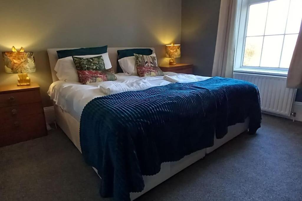 Peaceful Home From Home - Spacious 3 Bedroom House Accommodating 7 - Ideal For Families And Workers Gateshead Exterior photo